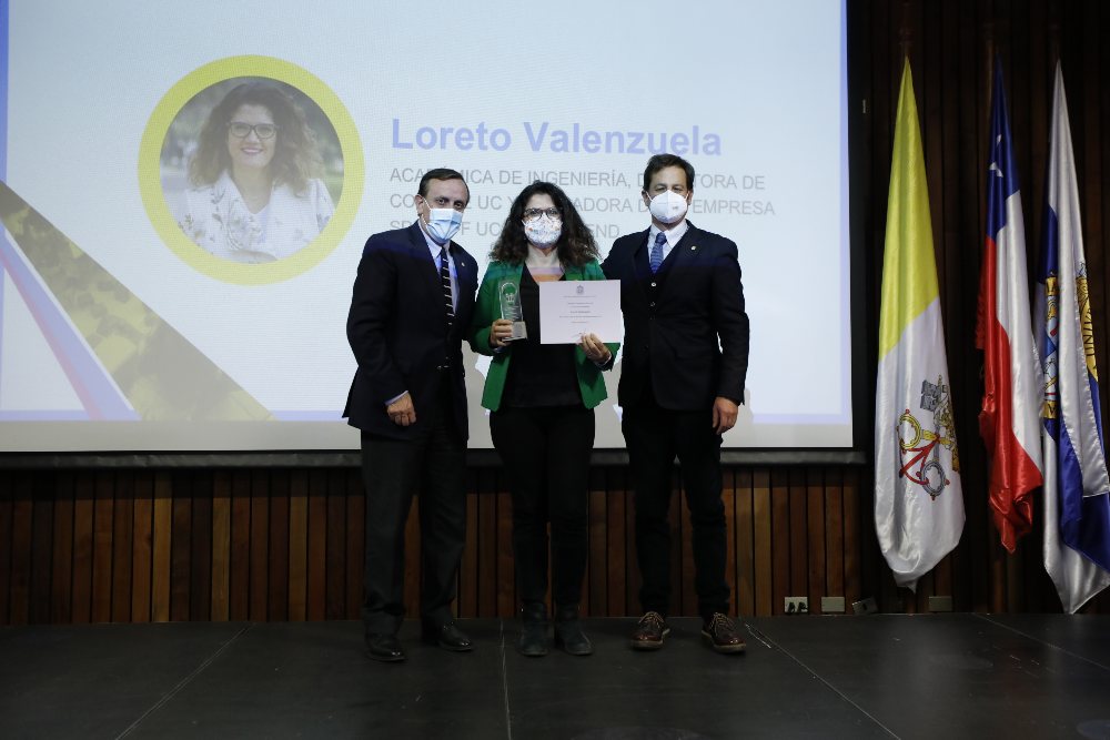 Loreto Valenzuela Premio Mujer Transfernecia UC