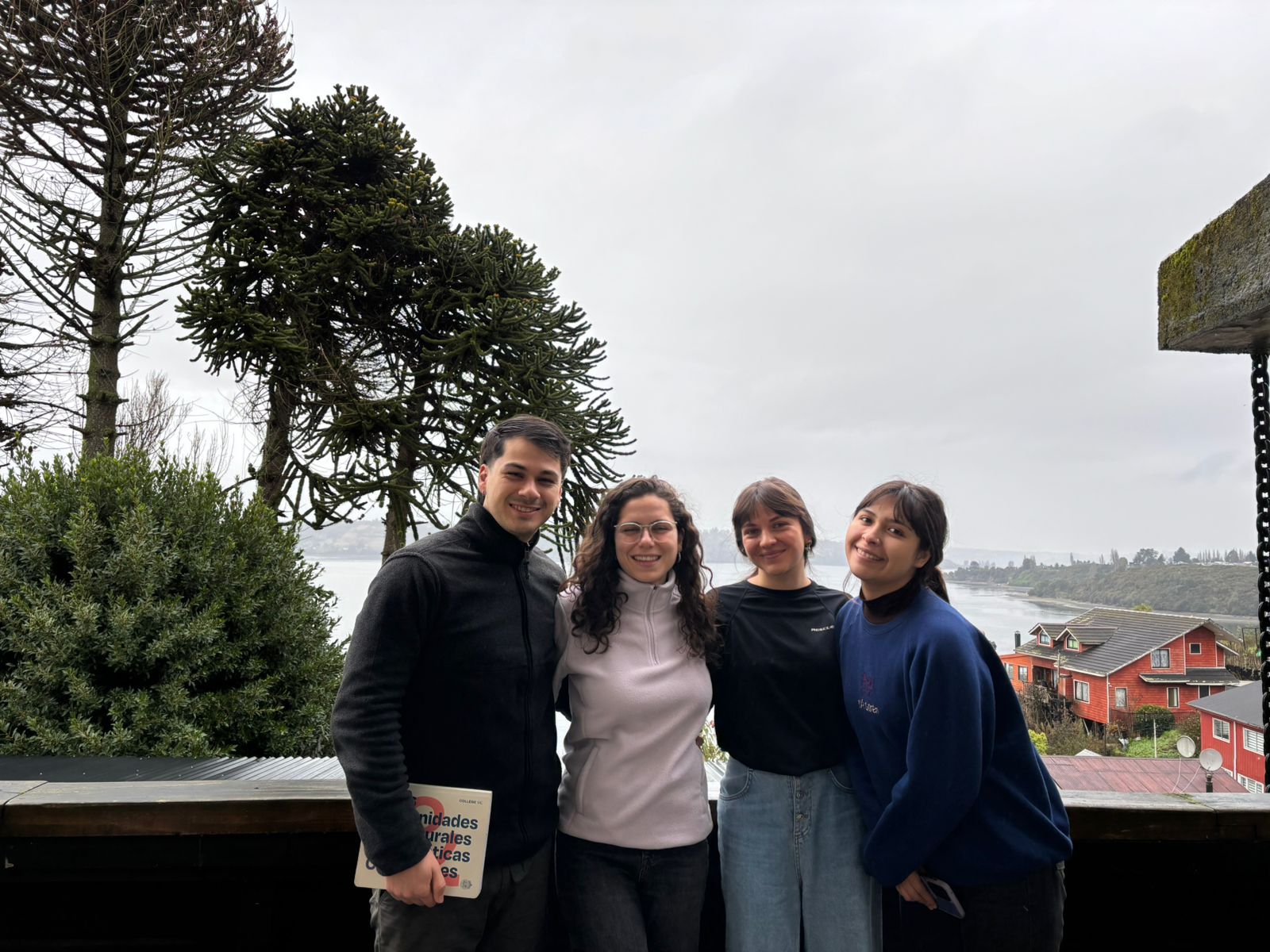 Estudiantes en la pasantía AquaChile