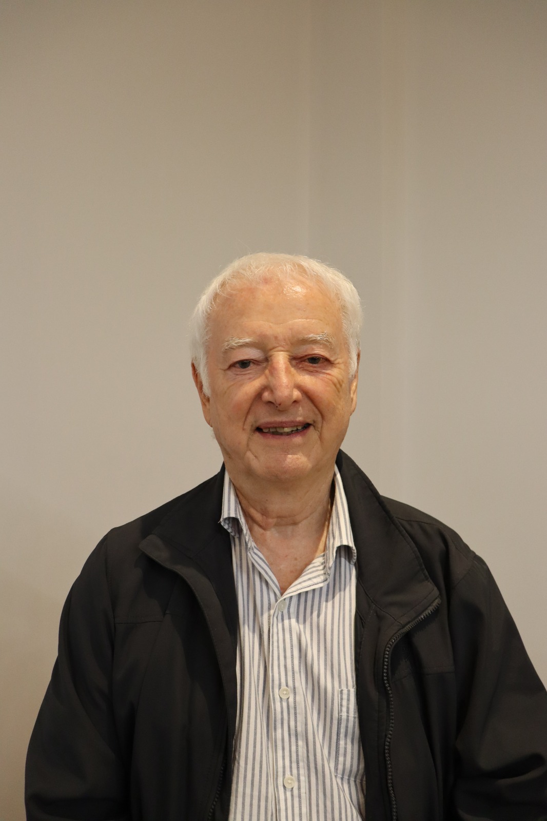 Guillermo Wormald sonríe a la cámara